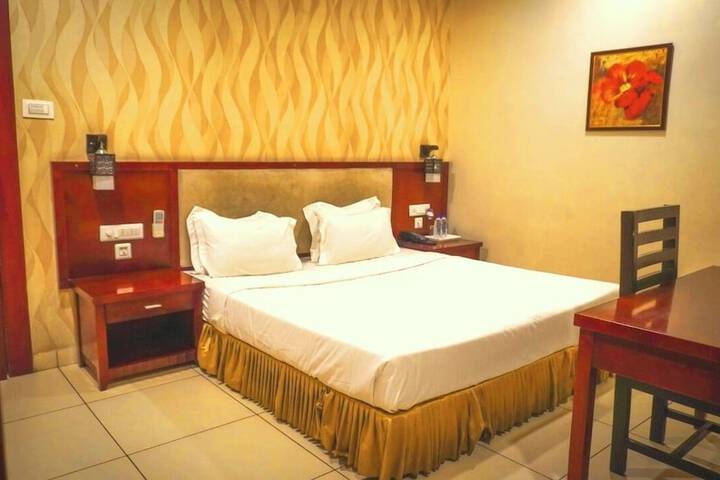 Room 6 of 31