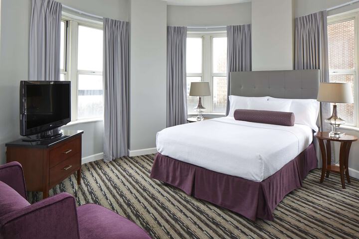 Room 28 of 107