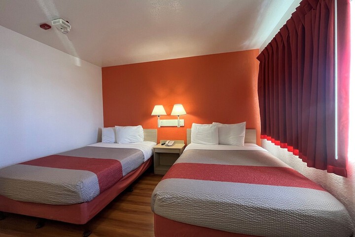 Room 8 of 45