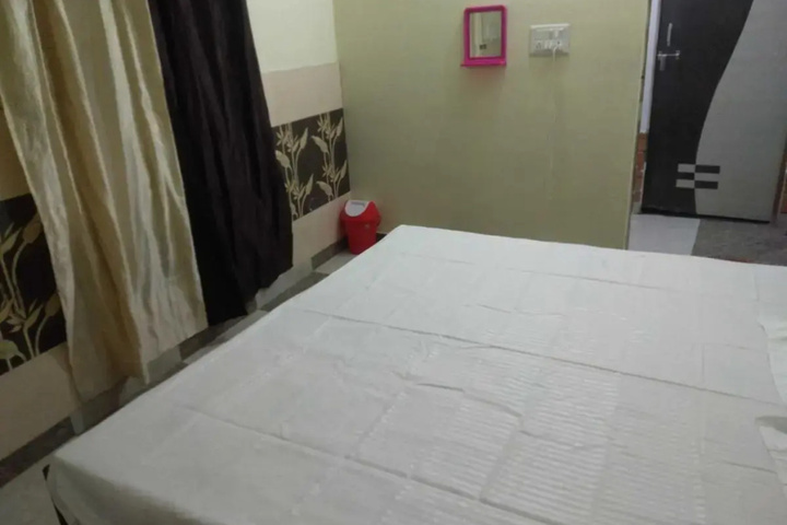 OYO 701211 Rock Star Hotel & Rooms