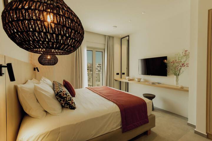 Room 12 of 80