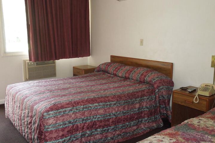 Room 13 of 30