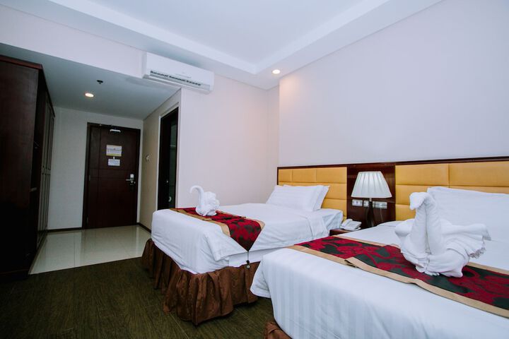 Room 14 of 49