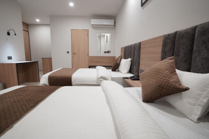 Room 25 of 69