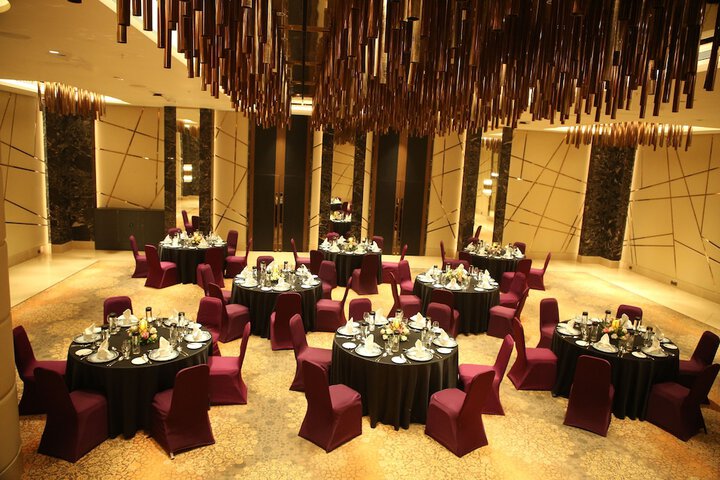 Ballroom/Hall 40 of 44