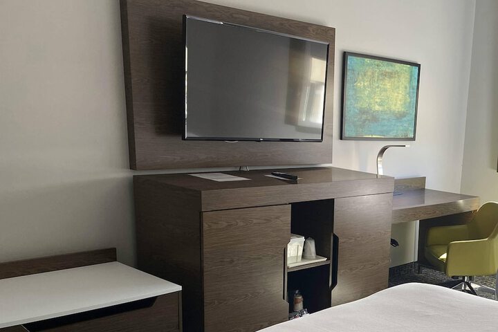 Room 25 of 87