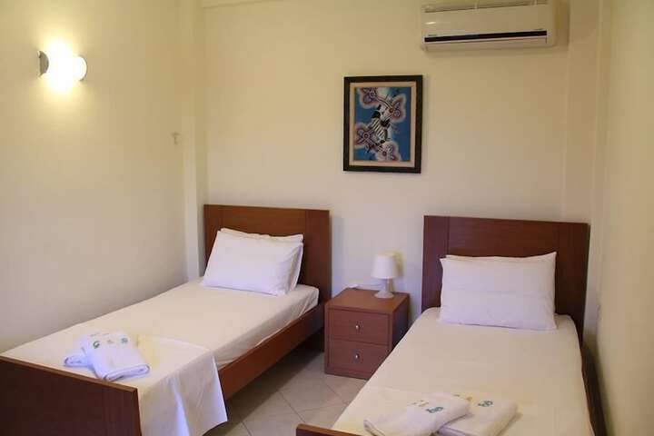 Room 11 of 22