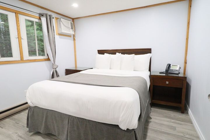 Classic Queen Bed (48 of 63)