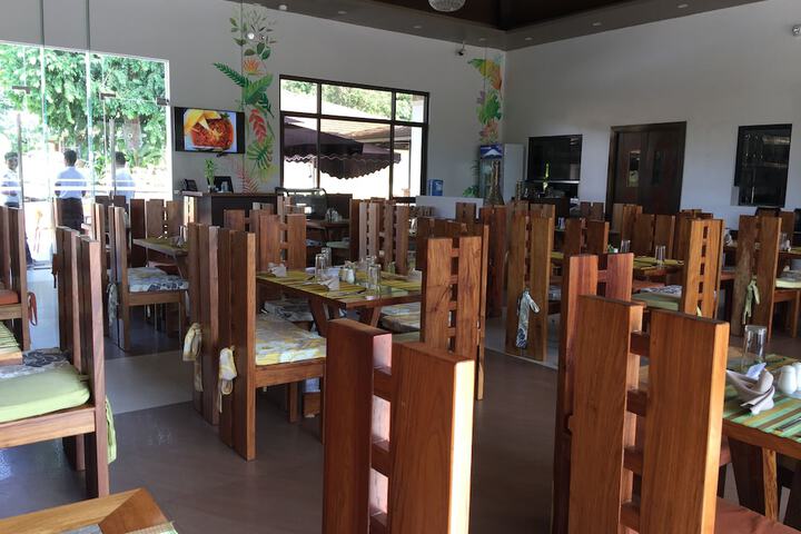 Dining 49 of 74