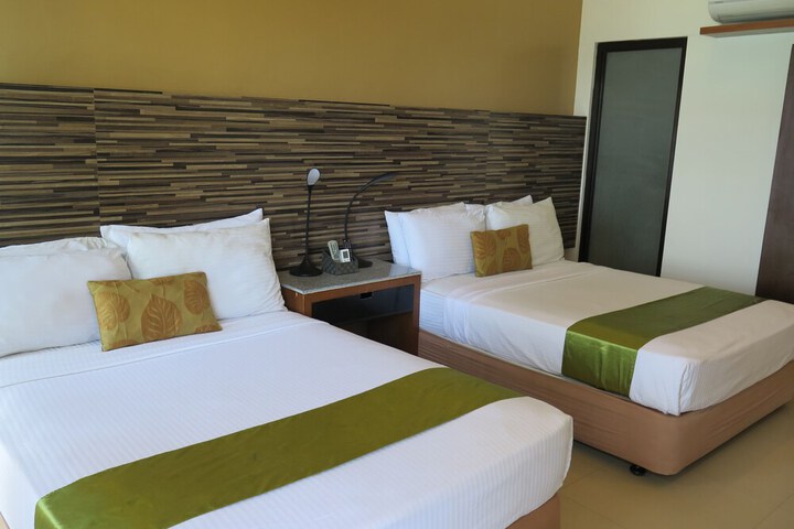 Room 8 of 36
