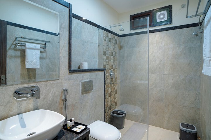 Room 32 of 52