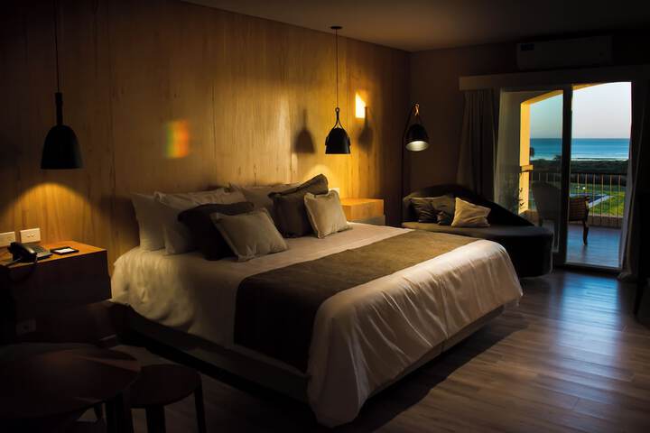 Room 5 of 32