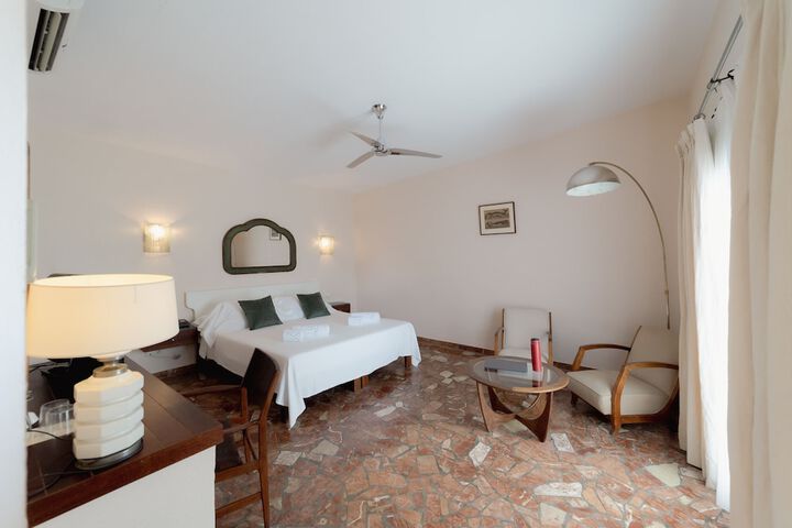 Room 2 of 11