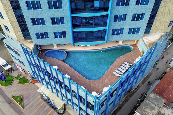 Pool 59 of 91