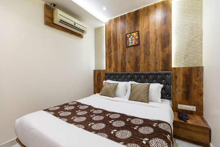Room 12 of 24