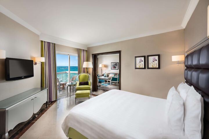 Room 28 of 117