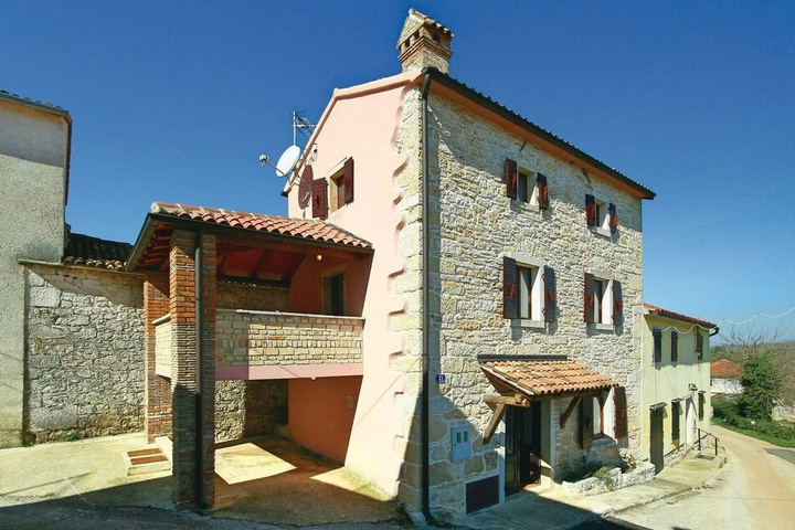 Beautiful Home in Ritosin Brig With Wifi and 2 Bedrooms