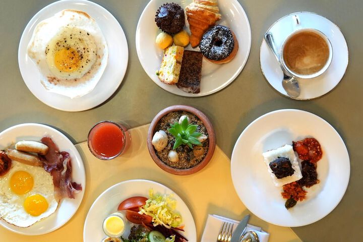Breakfast/Coffee Service 69 of 128