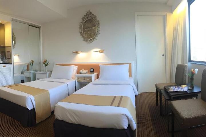 Room 49 of 117
