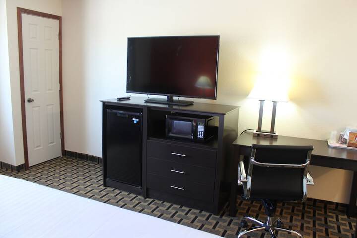 1 King Bed (1 of 23)