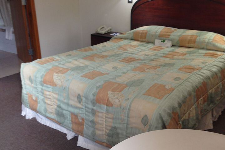 Room 6 of 54