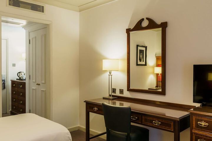 Room 42 of 126