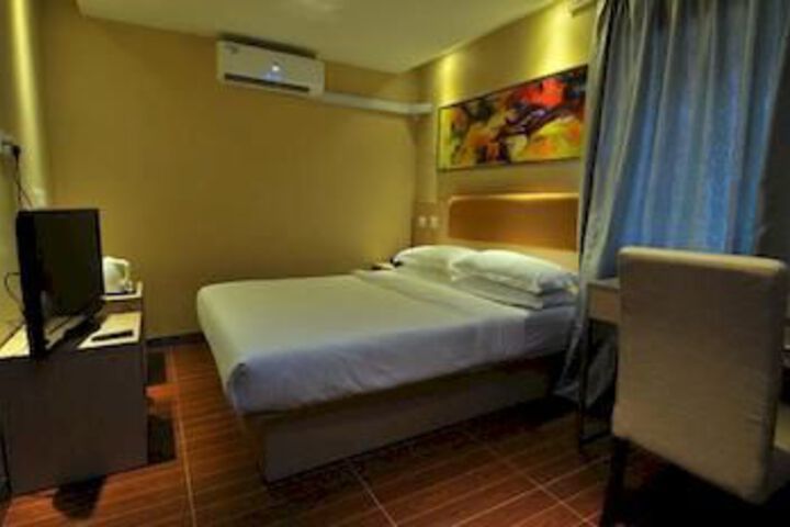Room 14 of 14