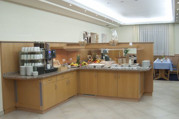 Breakfast/Coffee Service 18 of 33