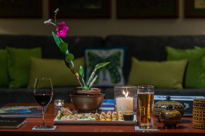 Lounge 60 of 82