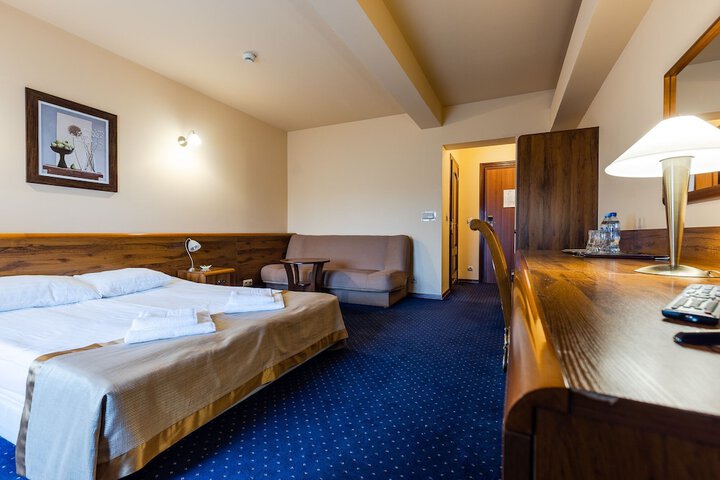Room 3 of 52