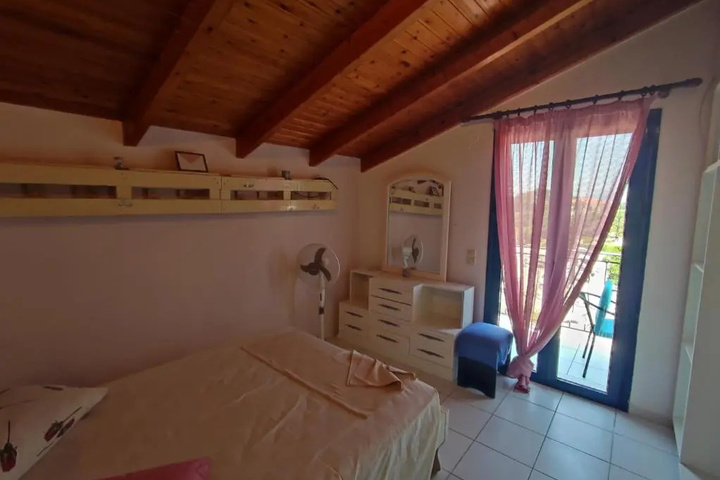 Room 4 of 14