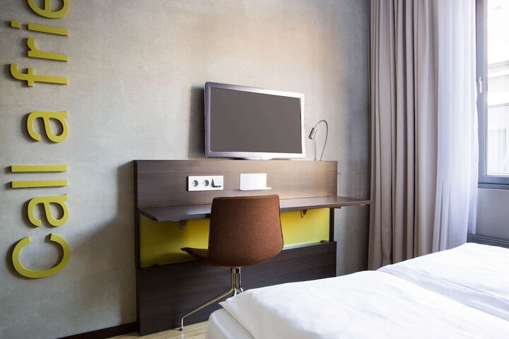 Room 10 of 71