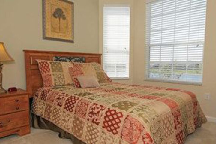 Room 4 of 7