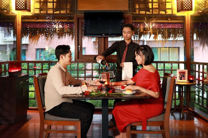 Dining 92 of 130