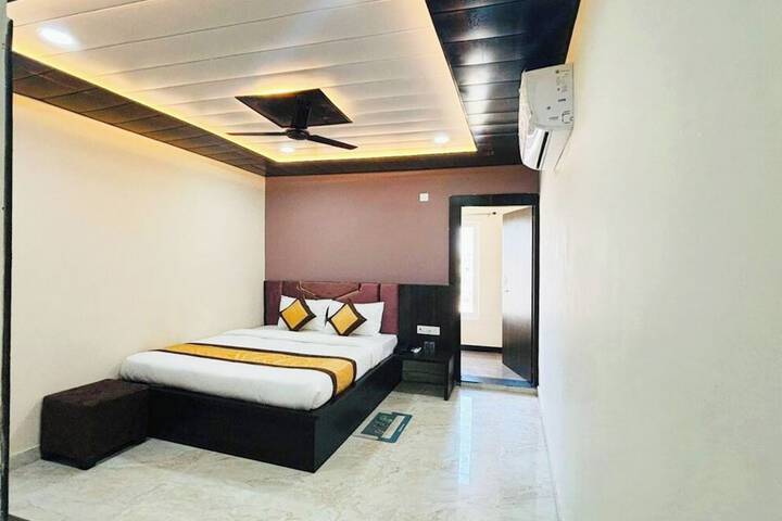 Room 14 of 26