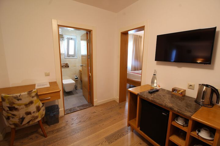 Room 5 of 36