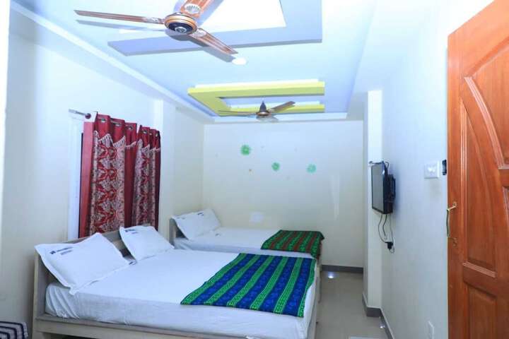 Room 5 of 14