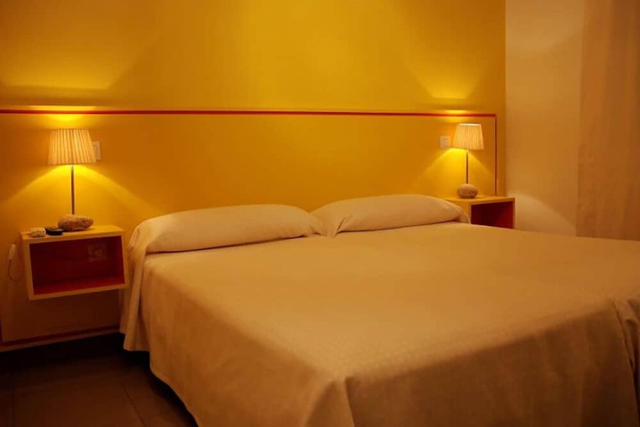 Room 12 of 36