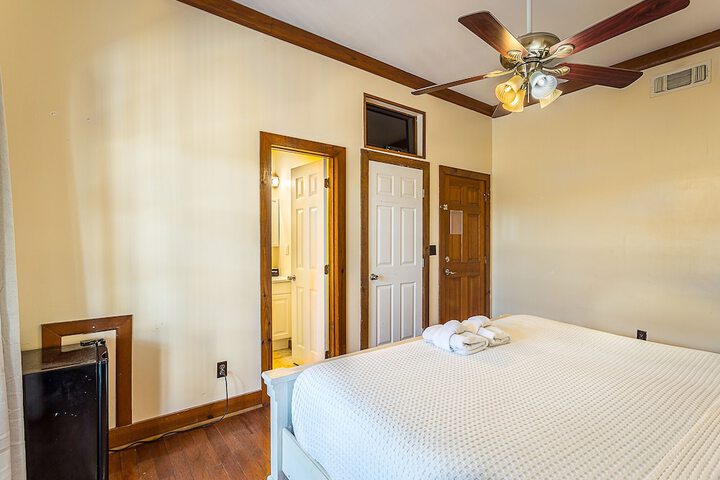 Room 31 of 76