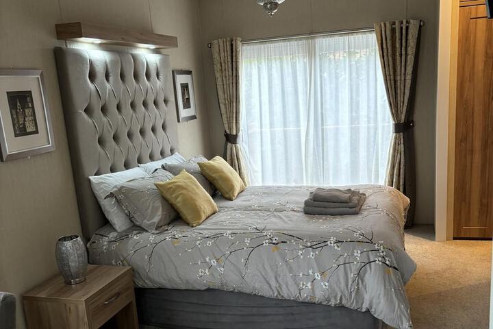 Room 2 of 19