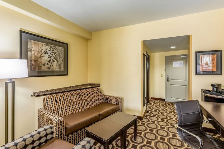 Room 2 of 3