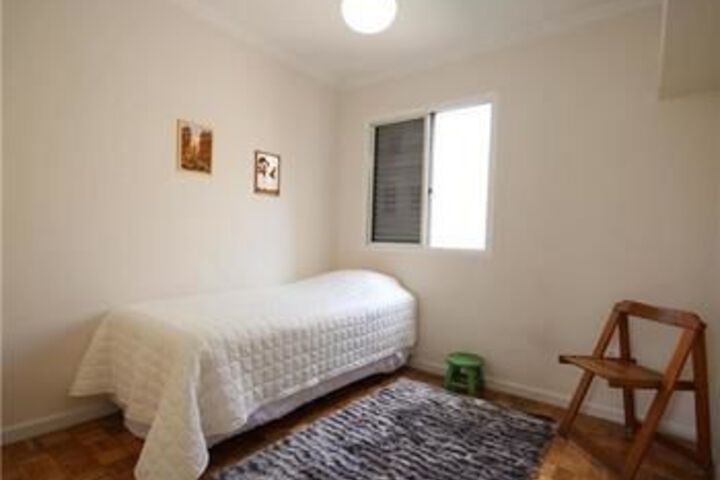 Room 32 of 62