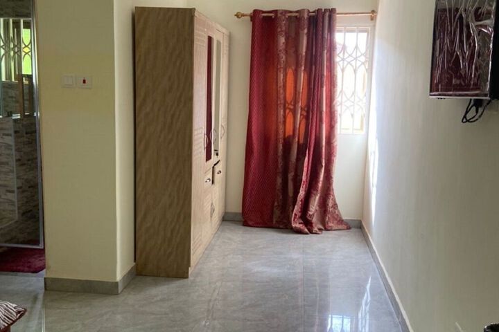 Room 12 of 17