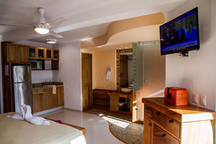 Room 6 of 45