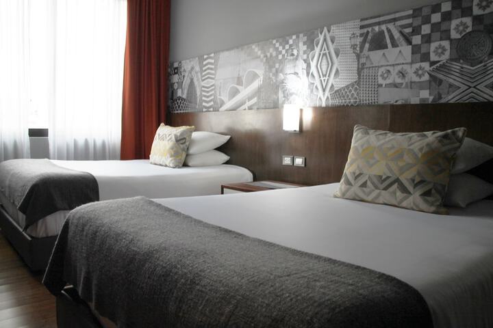 Room 10 of 68