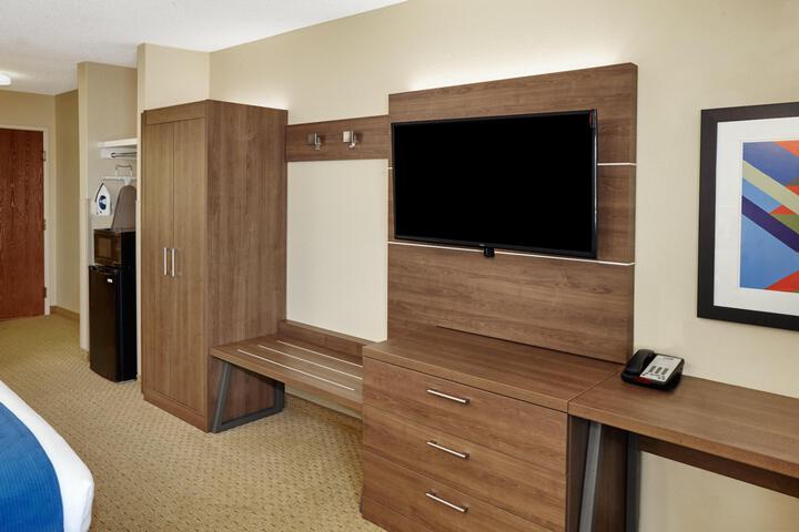 1 King Bed (6 of 15)