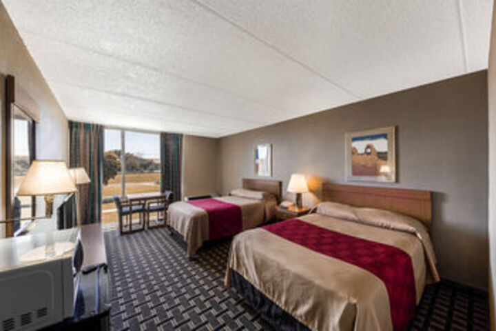 Room 9 of 22