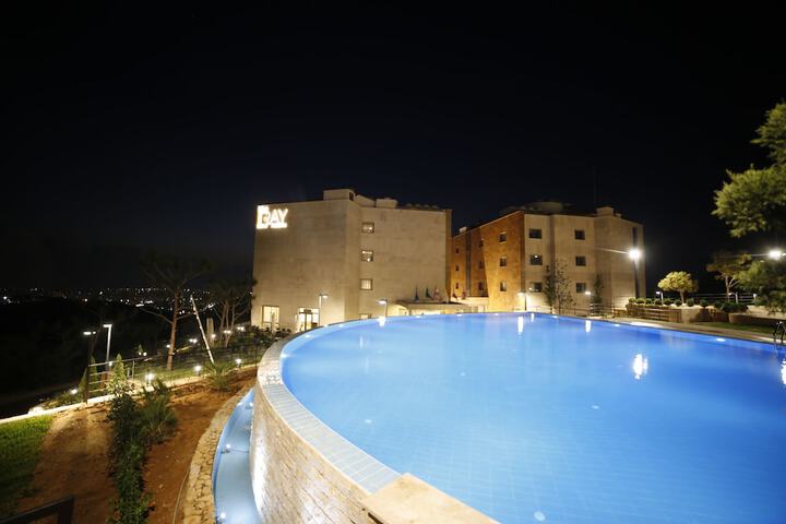 Pool 46 of 101