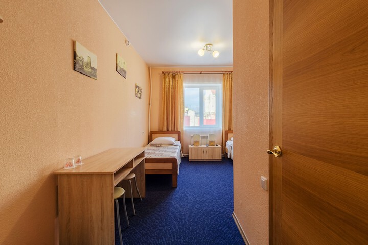 Room 15 of 33