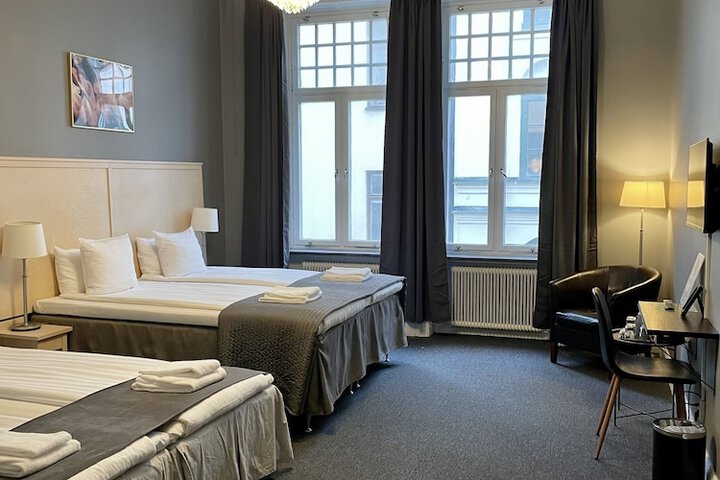 Room 25 of 144
